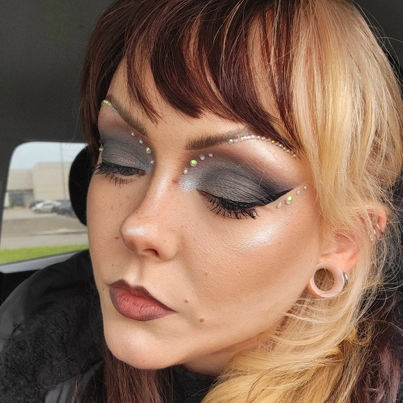 Meet your Posher, Anna rose - Picture 2 of 4